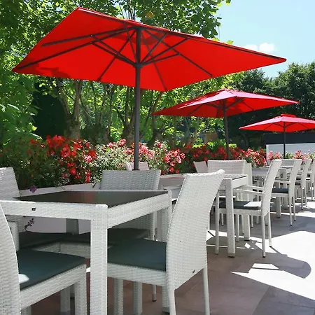 Hotel D'etigny 3*