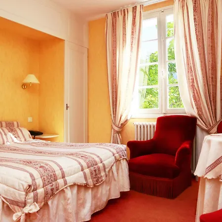 Hotel D'etigny 3*