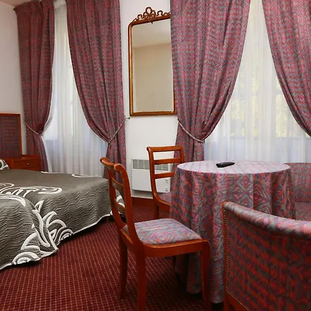 D'etigny 3* Bagnères-de-Luchon